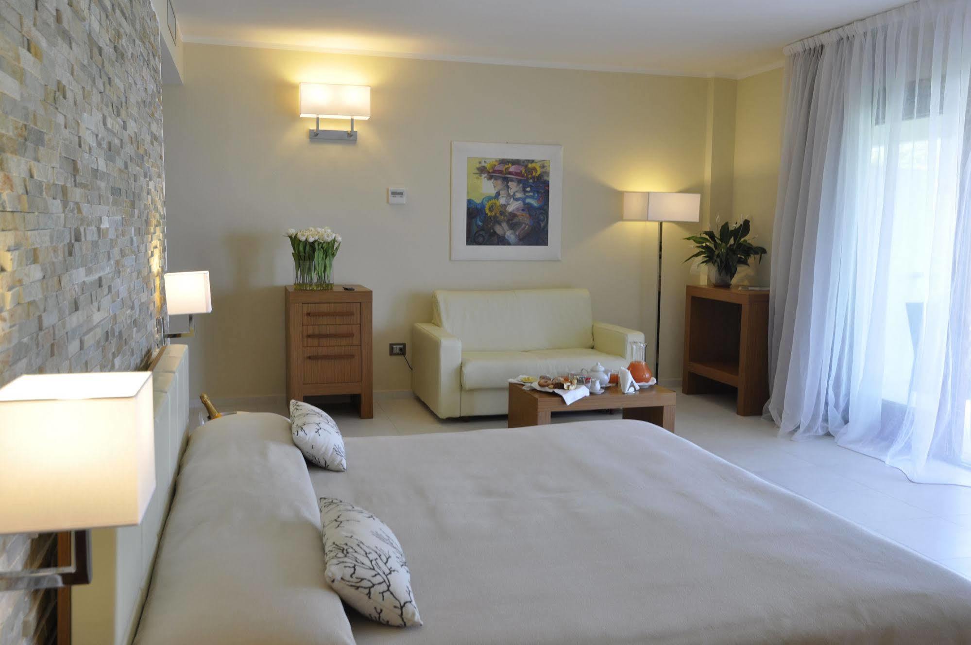 Pugnochiuso Resort - Hotel Del Faro Bagian luar foto